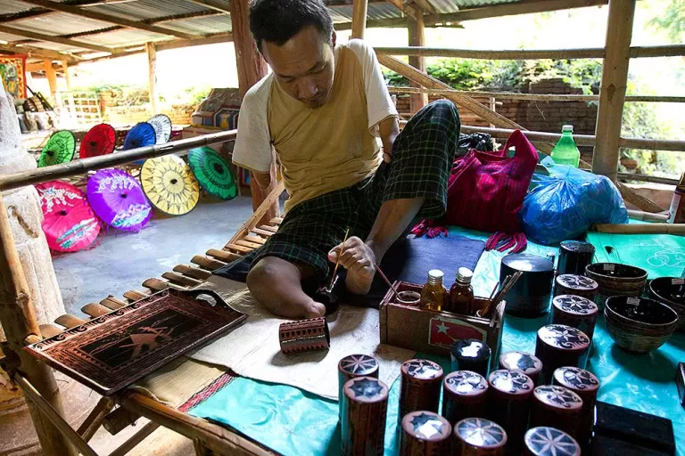 Ko Htwe, Crippled Artist of Indein